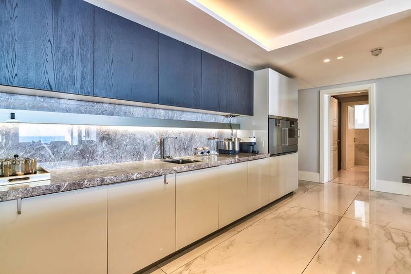 5 Bedroom Property for Sale in Bantry Bay Western Cape